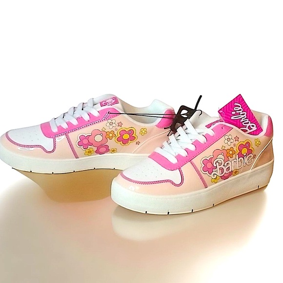 New! BARBIE by Mattel Women's Lace Up Sneakers  Size 9 - Picture 4 of 10